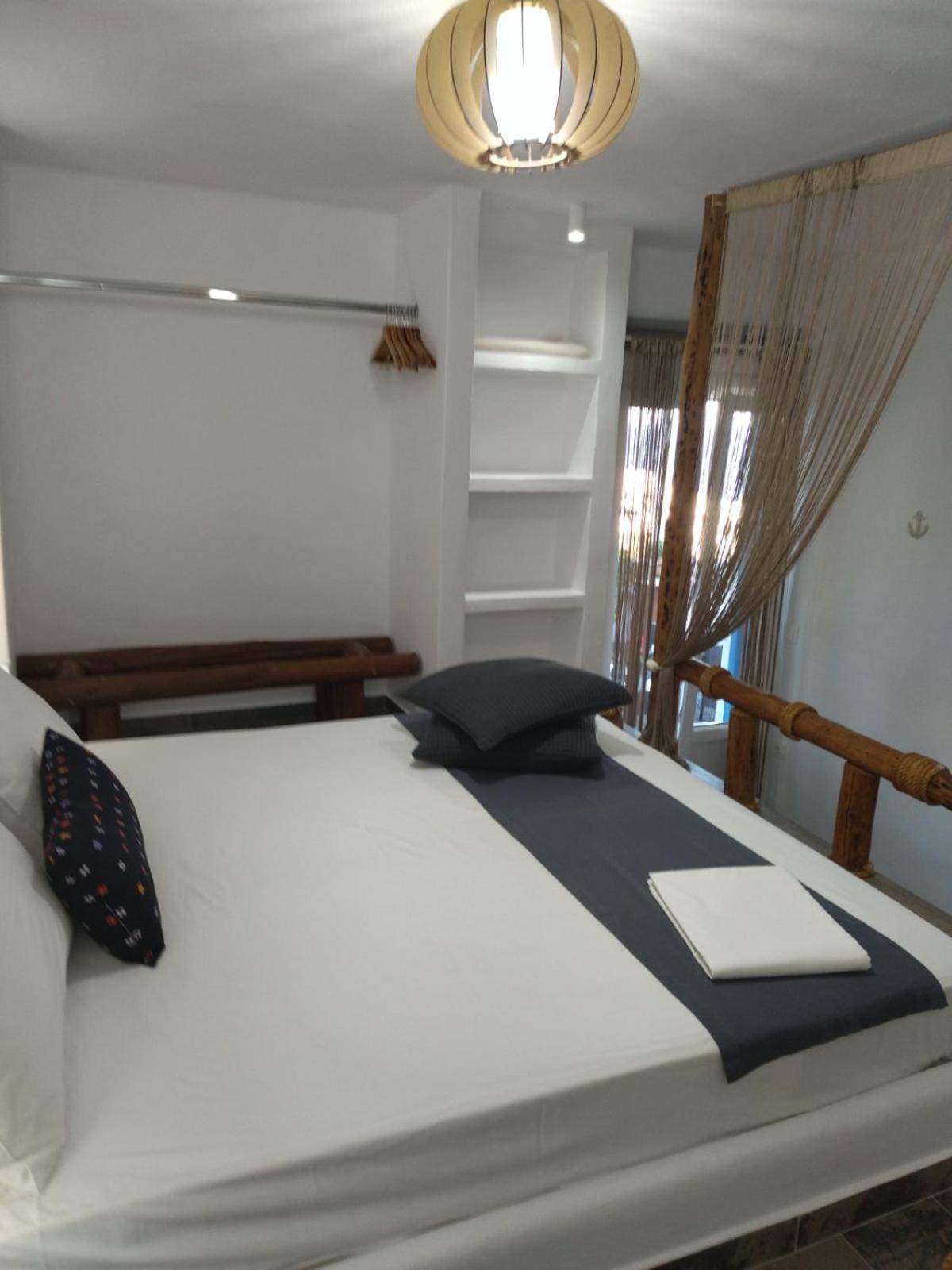 Little Garden Apartment Pera Gyalos ภายนอก รูปภาพ